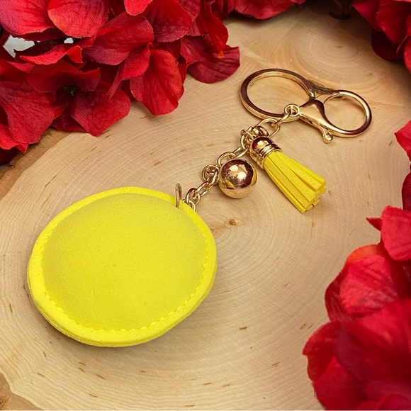🥎Crystal & Leather Softball Keychain & Yellow Tassel - Picture 8 of 10